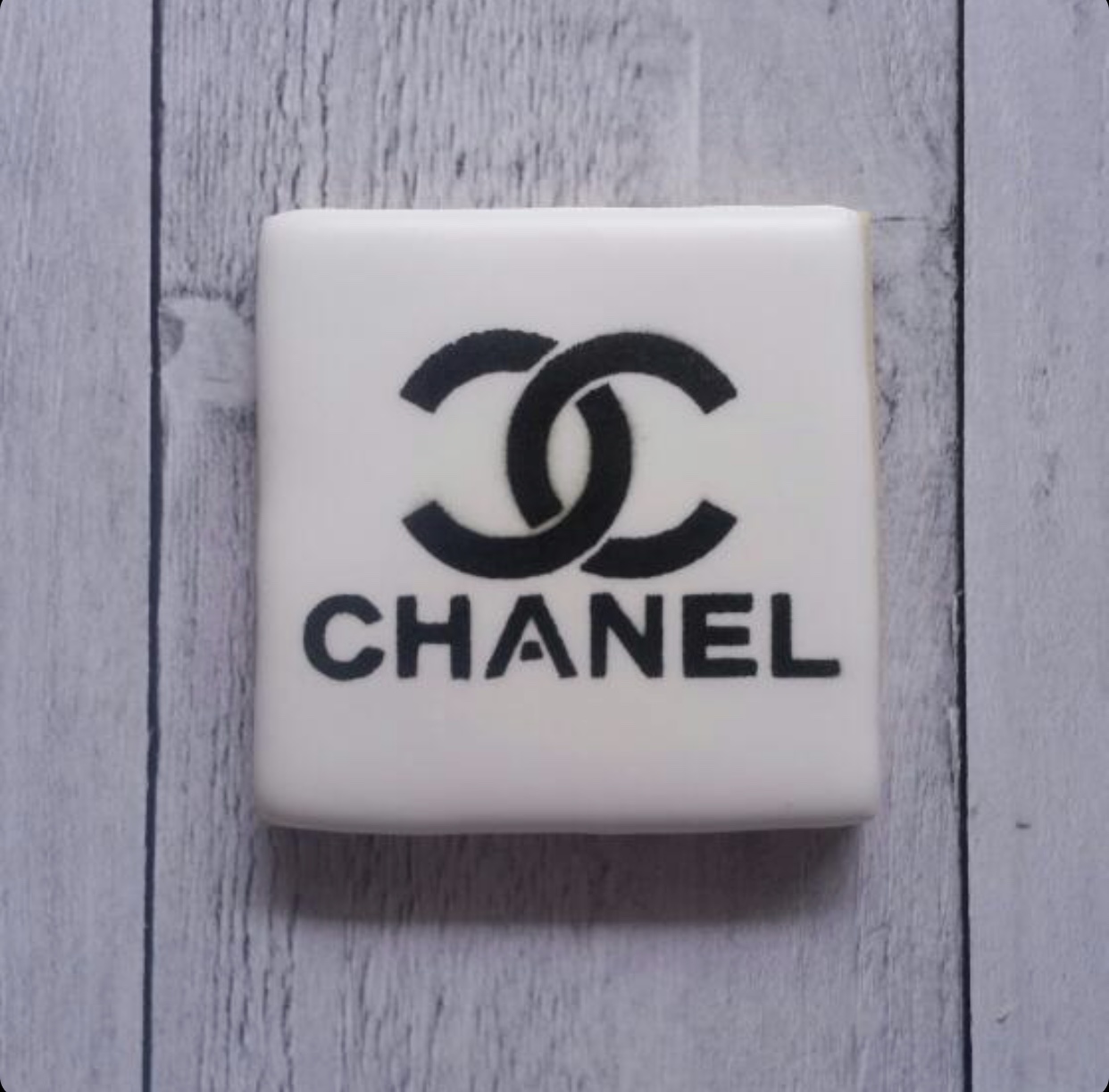 Chanel Logo – MACStencils